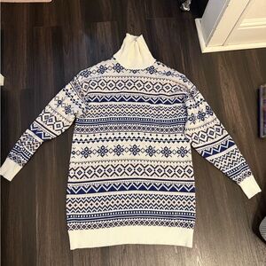 Forever 21 Navy and White Turtleneck Sweater